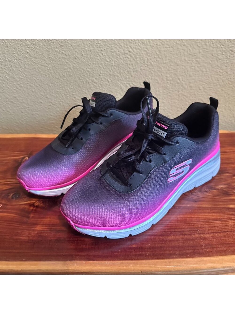 Skechers Womens Athletic Shoes Size 9 Black & Pink Memory Foam Lite-weight